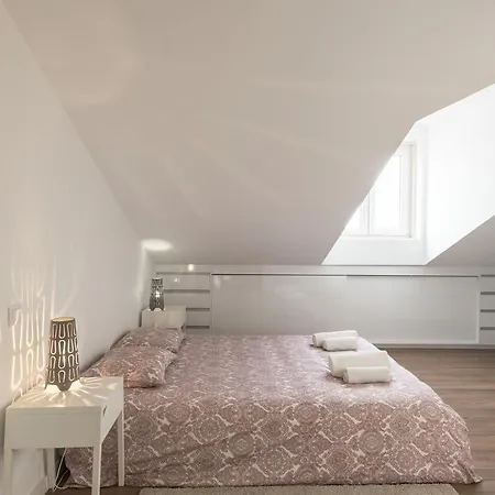 Charming Tram 28 Апартаменты