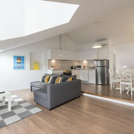 Charming Tram 28 شقة